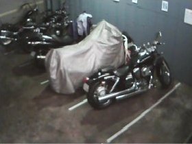 シャッター付き倉庫駐車場(2)